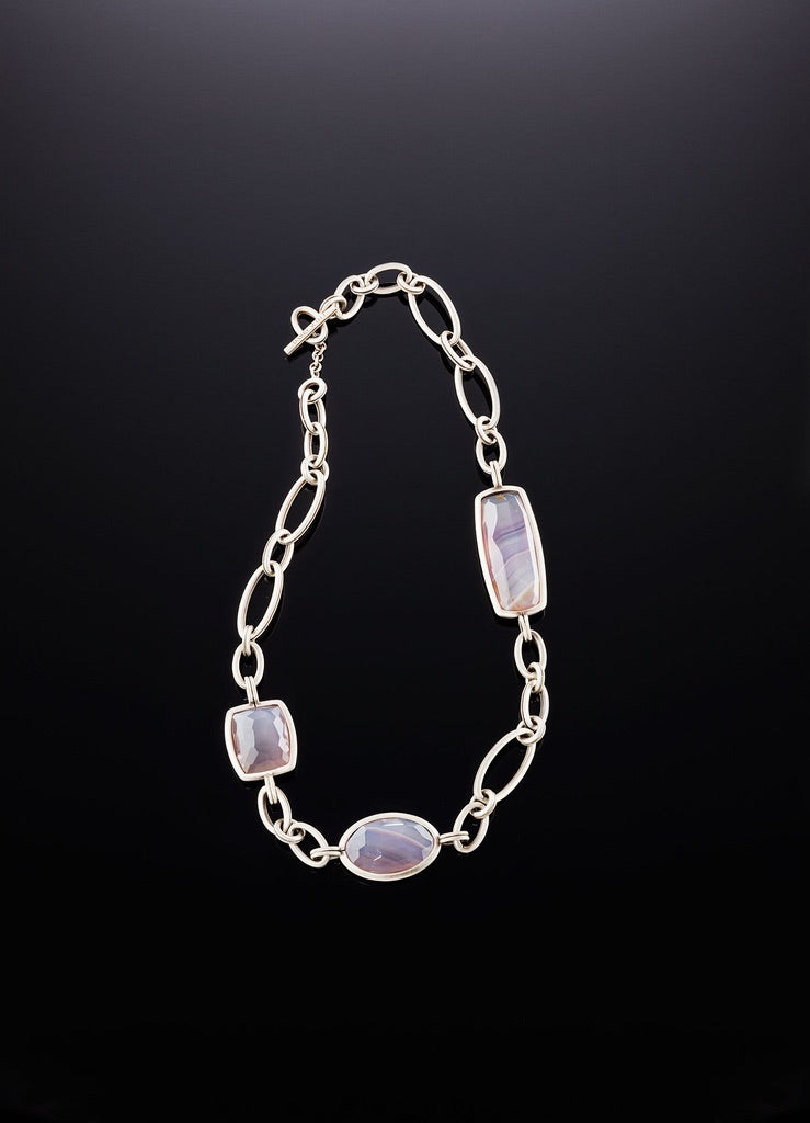 Agate Chain Link Necklace lying flat- Darby Scott